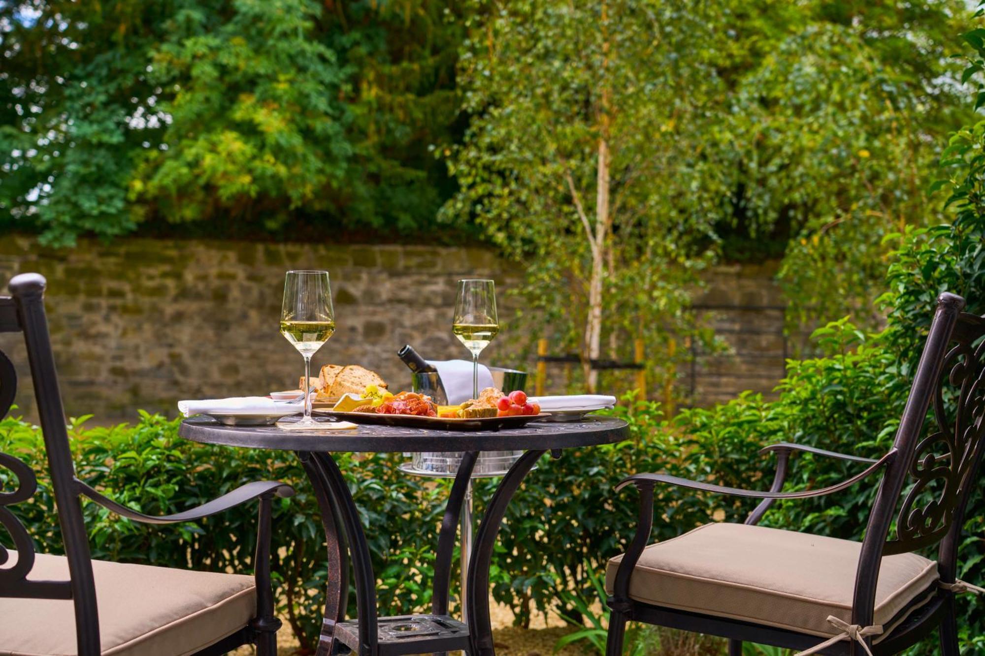 Carton House A Fairmont Managed Hotel Мейнут Екстер'єр фото A patio set
